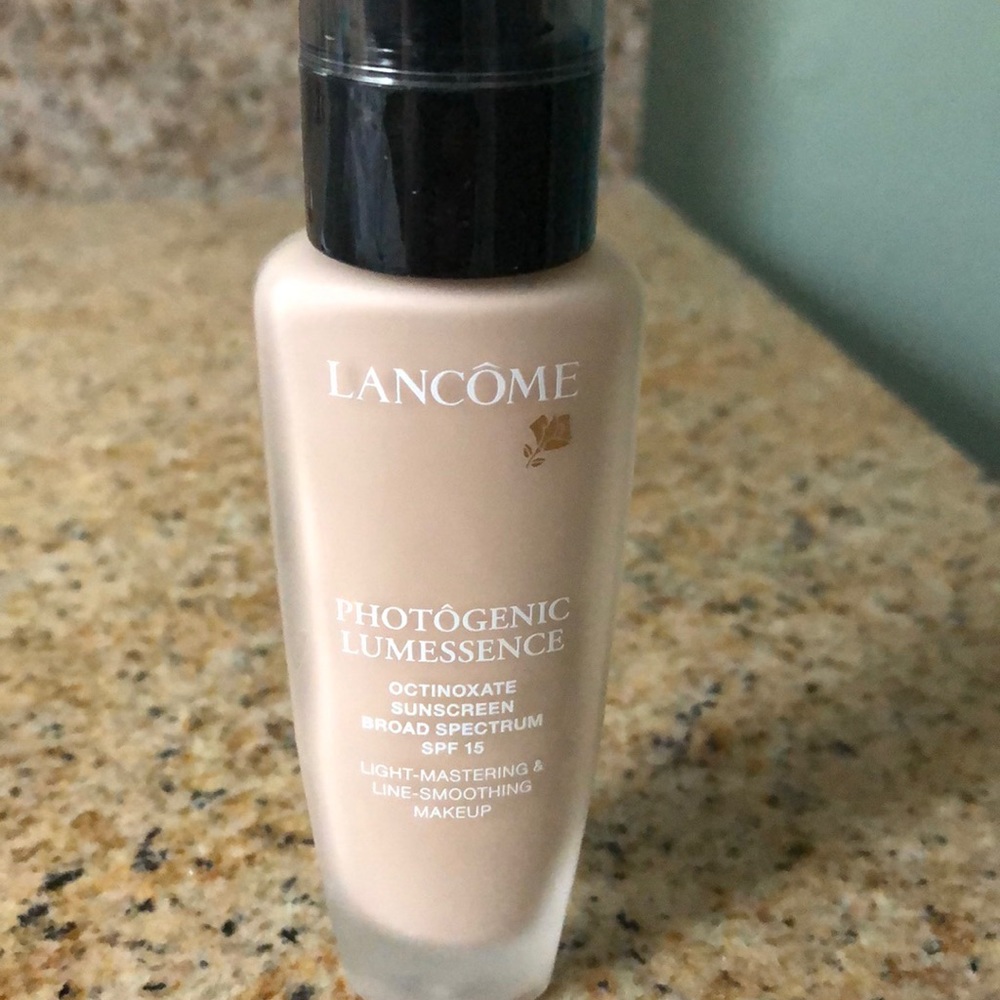 Light foundation